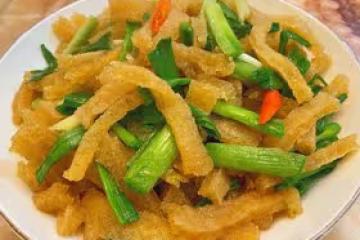 大蒜炒皮肚(炒肉皮)