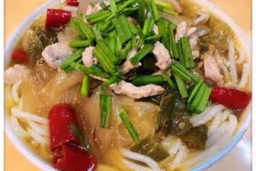 酸菜肉絲米線（獨家秘制酸湯）
