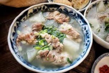 比肩水盆羊肉的清湯羊排