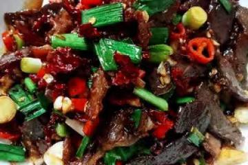 最好吃的下酒菜大蒜葉炒臘牛肉