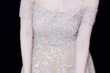 被稱為中國最美酒窩美女,眾多宅男夢中情人,今52歲狀態驚艷眾人