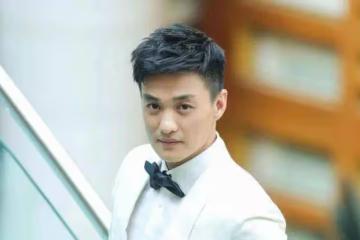 曾與周一圍同居5年,卻敗給了二婚的朱丹,今嫁富豪老公成贏家