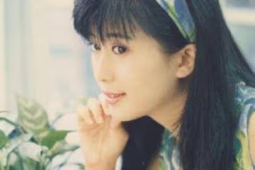 她曾比楊鈺瑩還要紅,離婚後前夫後悔狂追,如今48歲仍美麗動人