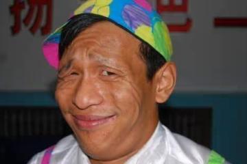 宋小寶的逆襲人生：從小吃盡苦頭，成名後把美若天仙的妻子娶回家