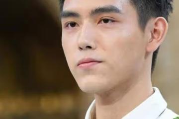 她登舞台七次，卻拒絕為兒子鋪路，兒子成名後才知道其家世！