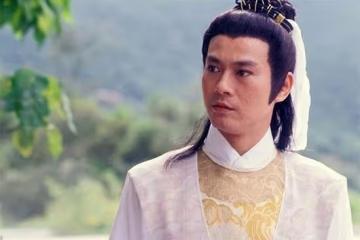 鄭少秋的偏心：大女兒失聯，二女兒扔給前妻，專寵現任妻子女兒