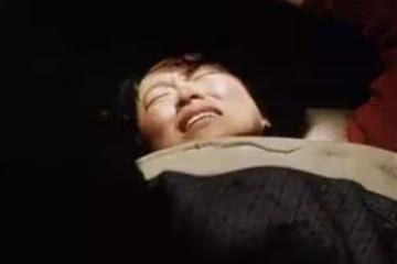 老公癱瘓，多年守活寡的我，被一個單身老處男給玷污了