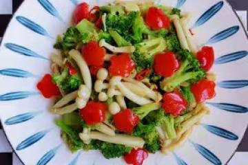 西蘭花炒白玉菇