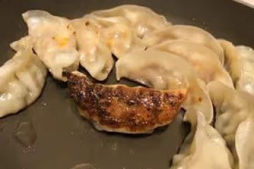 鍋貼/煎餃—如何用速凍餃子製作完美煎餃（少油）