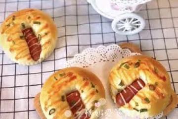 烤腸小麵包
