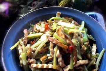 芹菜炒香乾+太太樂鮮雞汁快手菜