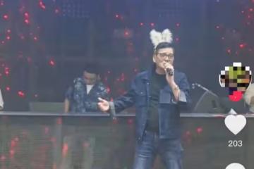 67歲李國麟忙撈金,酒吧商演頭戴兔耳朵太賣力,已定居內地開公司