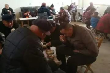 去鎮上的養老院看望奶奶，看到同室老人的光景，我心裡一陣陣酸澀