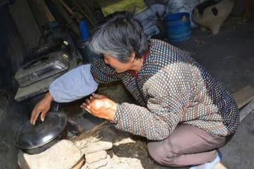 岳父車禍去世獲賠50萬，如今我媽患重病，我讓老婆回娘家要20萬