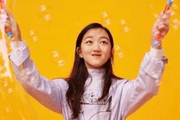 王菲花幾百萬為女兒李嫣治嘴唇,李嫣的嘴唇好了,人卻「變了」