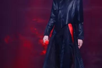 一手爛牌打成王炸，出道三年6部劇100首歌：不負當下，不懼未來！