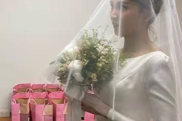 曾沛慈請完喜酒「頭披白紗」婚照絕美！螞蟻腰現形…喜餅小卡也超有愛