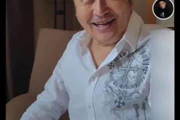 67歲香港戲骨自曝是山東人,24歲才赴港發展,秀煙台方言鄉音親切
