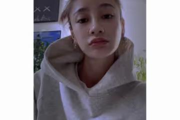 曹雲金前妻唐菀曬母女穿親子裝，女兒靈動可愛，和爸爸如複製粘貼