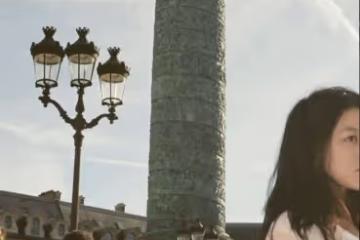 李亞鵬王菲女兒曬國外美照，李嫣穿透視裝畫風成熟，眼神略帶憂愁
