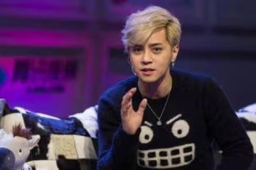 19歲陪丈夫北漂，婚後住地下室生3胎，今丈夫用7部劇捧紅妻子