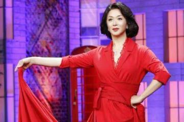 在家裡，金星是溫柔的妻子，完美的家庭主婦，這是漢斯愛她的原因