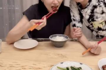 董潔偷拍13歲兒子,頂頂發現後顯不耐煩,母子出門被誤認成是姐妹