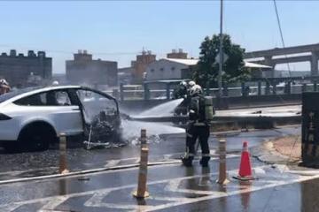 林志穎車禍五個月後曬健身照，右手X光片曝光，已鑲滿鈦合金釘子