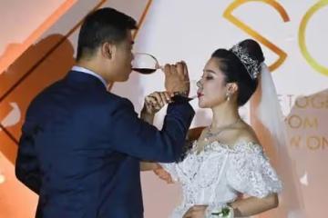 我的婚禮進行一半時，有個女人衝上來搶我老公