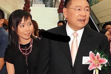 劉秀盈曬父親劉鑾雄送的花,被網友嘲笑:他送你妹妹的是10億豪宅