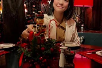 劉鑾雄大女兒豪宅中跳芭蕾，5米高的聖誕樹格外搶鏡