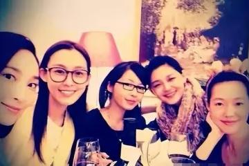 大S吳佩慈的塑料閨蜜情：爭校花頭銜，暗地裡較量，多次拆對方台