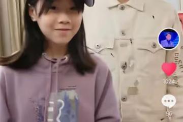 曹永廉父女罕同框，57歲凍齡有術似小伙，10歲女兒太像外公姜大衛