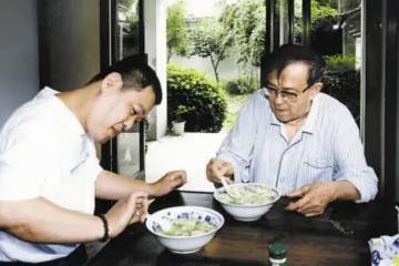 謝晉幼子謝佳慶新冠離世，二哥與大哥早年病逝，父親生前最寵阿四