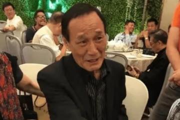 當年,陳惠敏去帝都推銷紅酒,臧天朔為盡地主之誼,特意點10瓶皇家禮炮