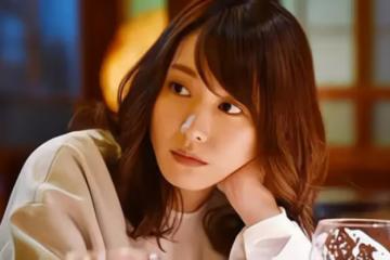 丈夫洗澡時，我閨蜜給他發紅包，看到下面備註，我結束10年婚姻