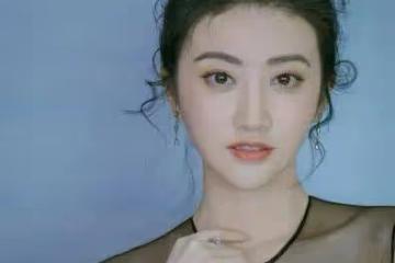 景甜背後的男人究竟有多強大？竟讓劉德華、馬特達蒙都淪為陪襯