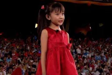 9歲成名遭質疑,時隔12年再上熱搜:被母親操控的人生有多可怕