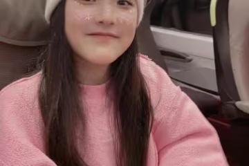 李湘帶王詩齡到杜拜跨年,坐頭等艙一趟需八萬,母女同框像姐妹
