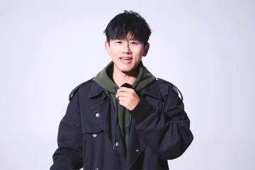 2023跨年晚會殺瘋了名場面：王俊凱單手吊威亞，王一博赤腳跳舞