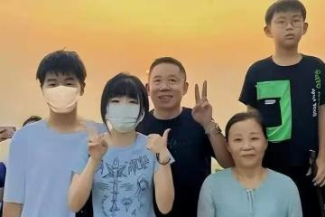 孫卓回家滿一周年，孫海洋夫婦選擇設宴慶祝，卓寶回家後變化大