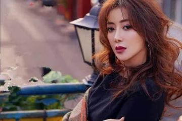曾是一線女星，如今淪為18線網劇女主，找她的導演直言說她太便宜