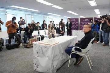 劉鑾雄：開記者會稱早已不喜歡李嘉欣和呂麗君，網友說他小題大做