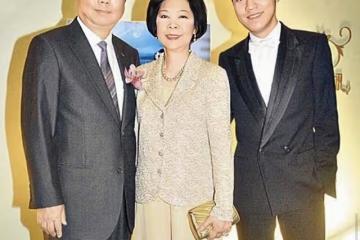突傳死訊!香港著名男星宣布母親離世,與丈夫結婚6年感情穩定