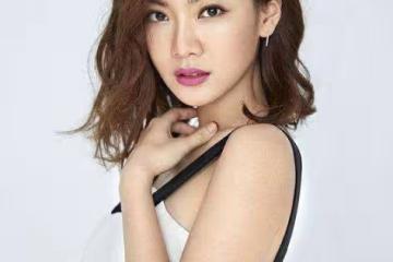 曾之喬身材凹凸有致,大秀s曲線,長發飄飄女人味十足