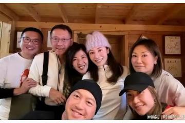 李嘉欣曬出家人大合照,李嘉欣露出甜美笑容,許晉亨開心極了