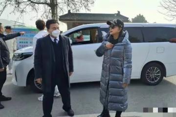 劉曉慶再訪陝西乾陵，像30多歲狀態很好，一生像武則天一樣精彩