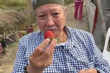 洪金寶慶71歲生日頭髮花白,獲孫子送手繪卡片,58歲妻子罕見出鏡