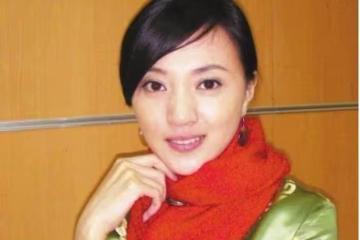 她是射擊冠軍,也是馮鞏媳婦,曾11次登上舞台,現被丈夫寵上天