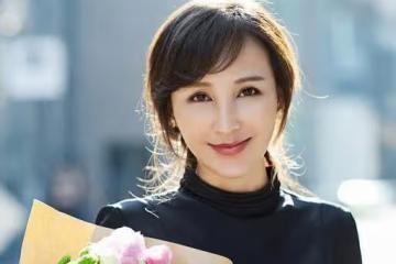 19歲與導演私奔，地下室內生下3胎，丈夫用7部劇將其捧紅！